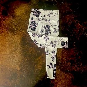 Athleta, purple, navy blue and gray flower capris, size extra small